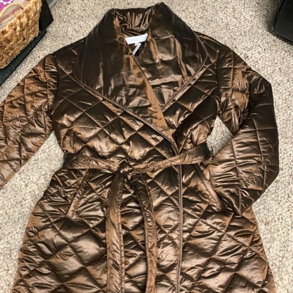 Gorgeous plus size puffer coat. Size XXL to 2 X. - Picture 6 of 11